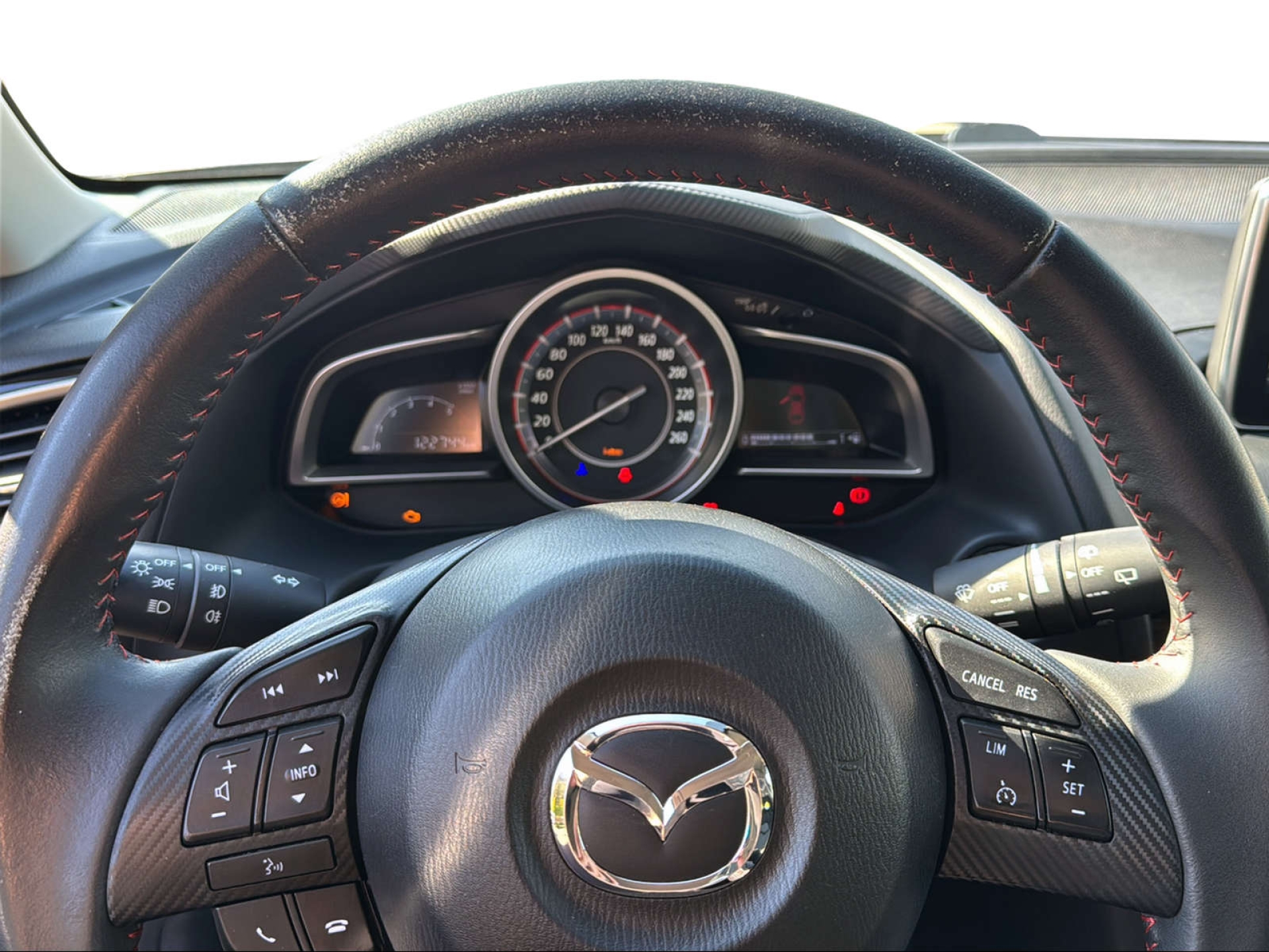 MAZDA 3 2.2 D Ambition-image-13