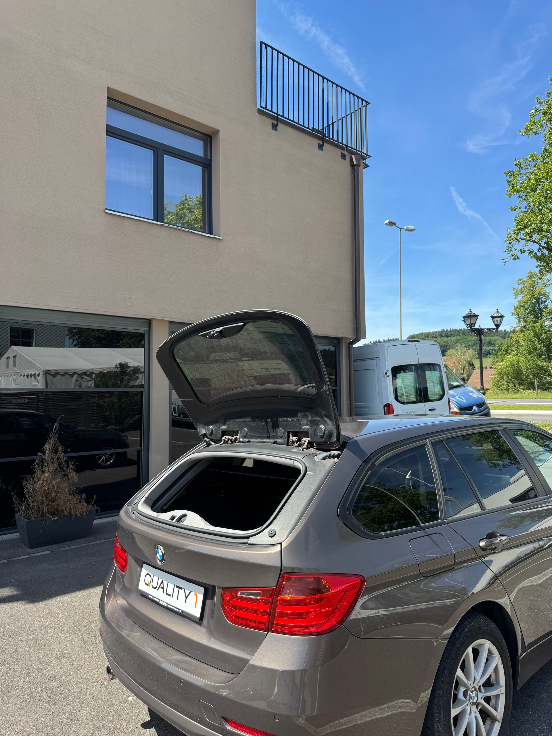 BMW 316d Touring Business Steptronic-image-12