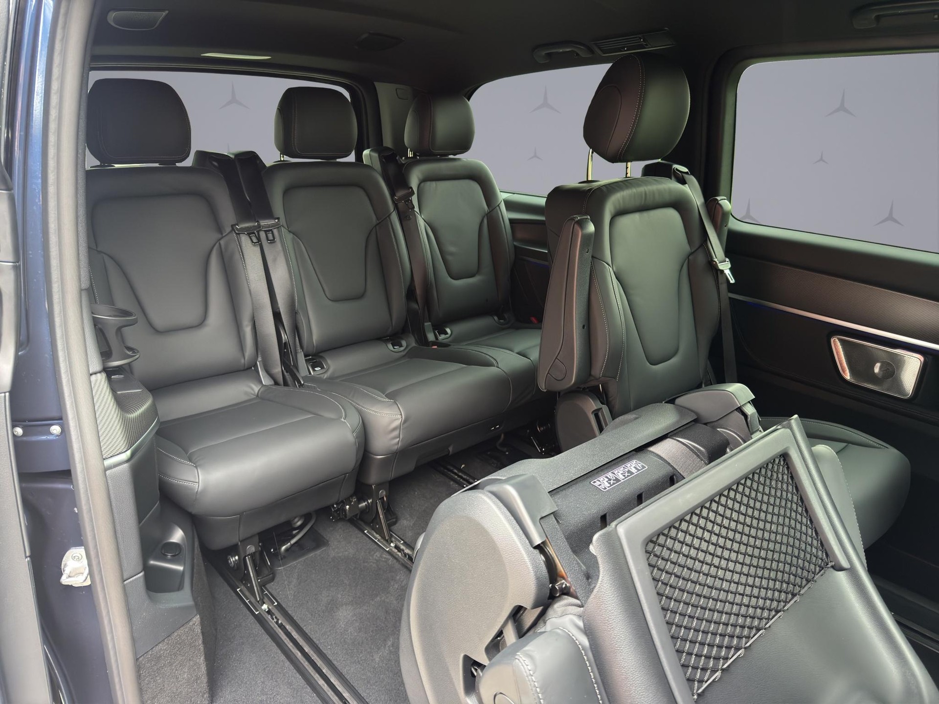 MERCEDES-BENZ V 300 d Exclusive Swiss Edition L 4Matic-image-18