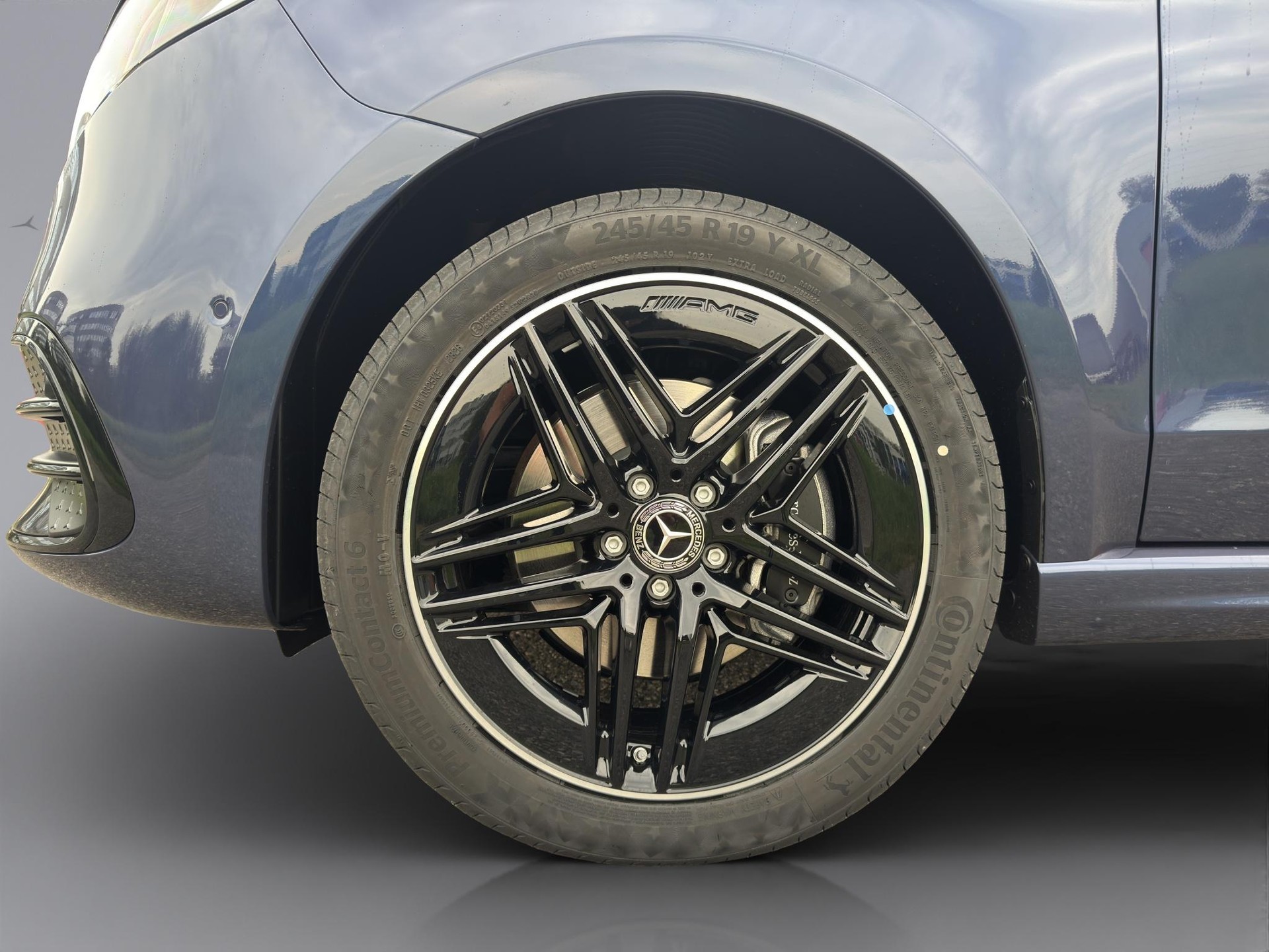 MERCEDES-BENZ V 300 d Exclusive Swiss Edition L 4Matic-image-2