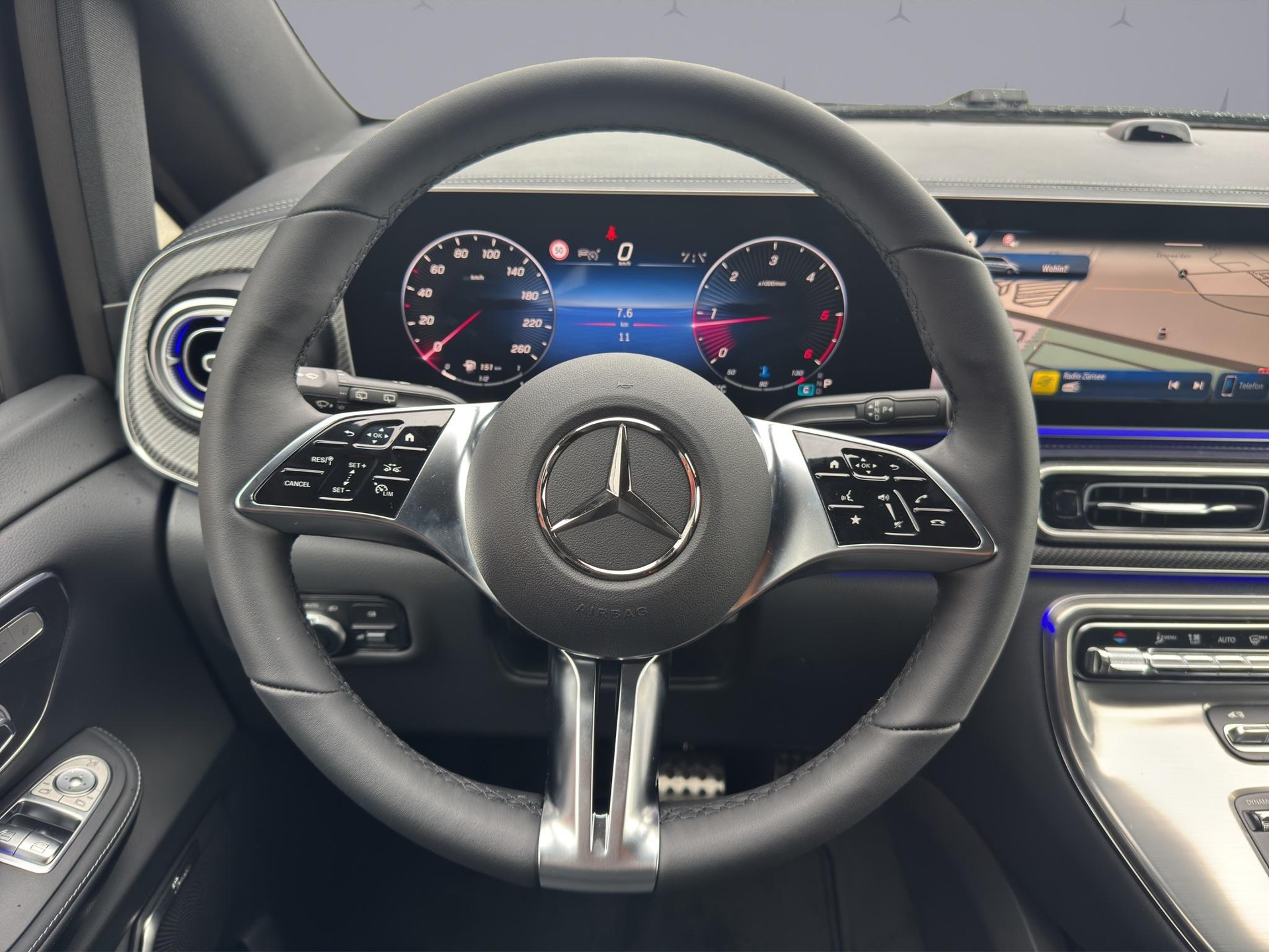 MERCEDES-BENZ V 300 d Exclusive Swiss Edition L 4Matic-image-12