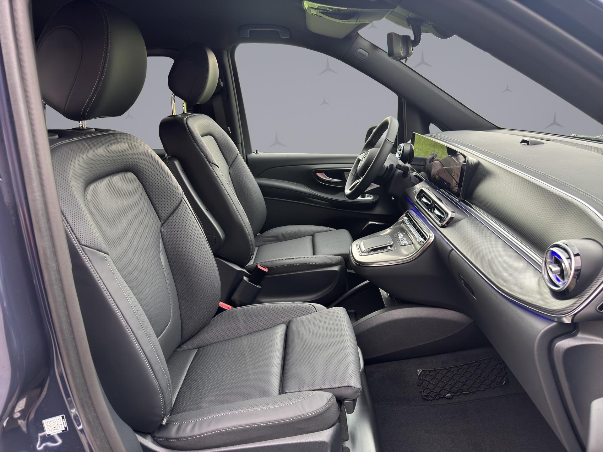 MERCEDES-BENZ V 300 d Exclusive Swiss Edition L 4Matic-image-17