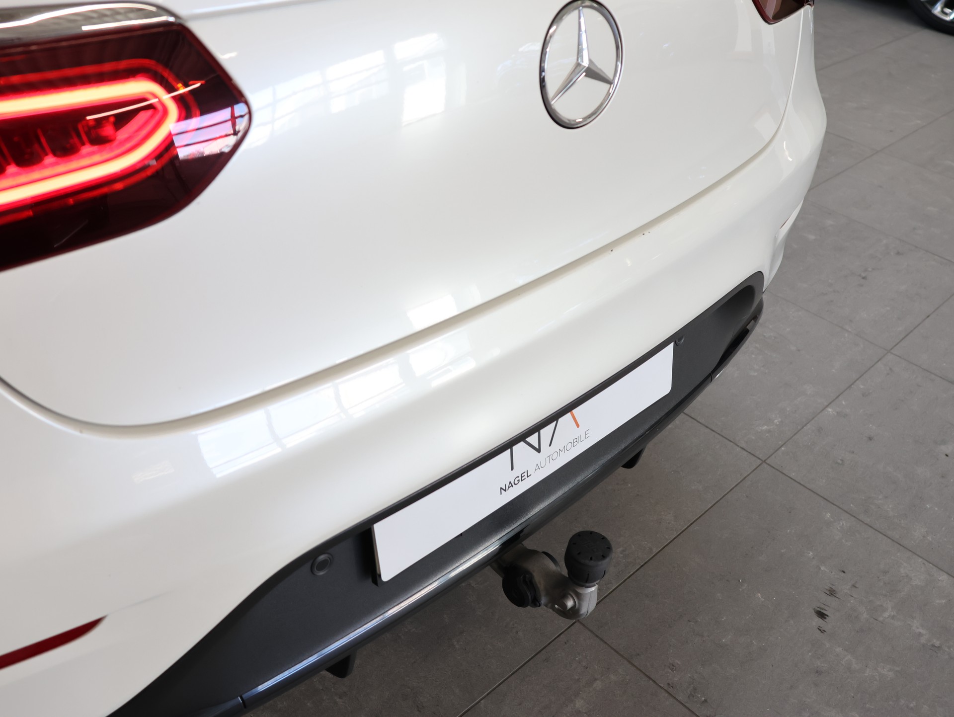MERCEDES-BENZ GLC Coupé 220 d AMG Line 4Matic 9G-Tronic-image-9