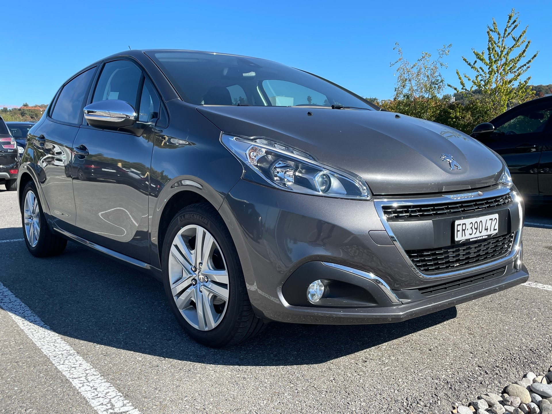 PEUGEOT 1.2 PureTech Signature S/S-image-7