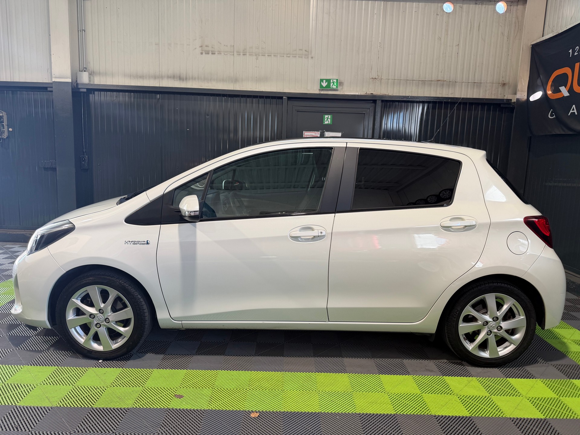 TOYOTA Yaris 1.5 VVT-i Hybrid Sol Premium e-CVT-image-6