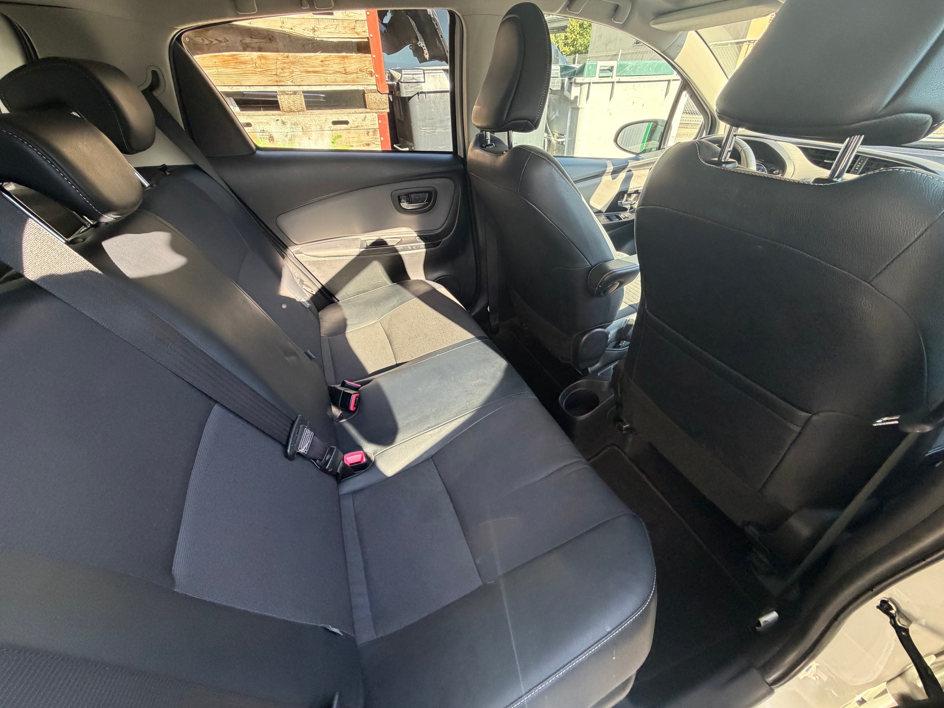 TOYOTA Yaris 1.5 VVT-i Hybrid Sol Premium e-CVT-image-10