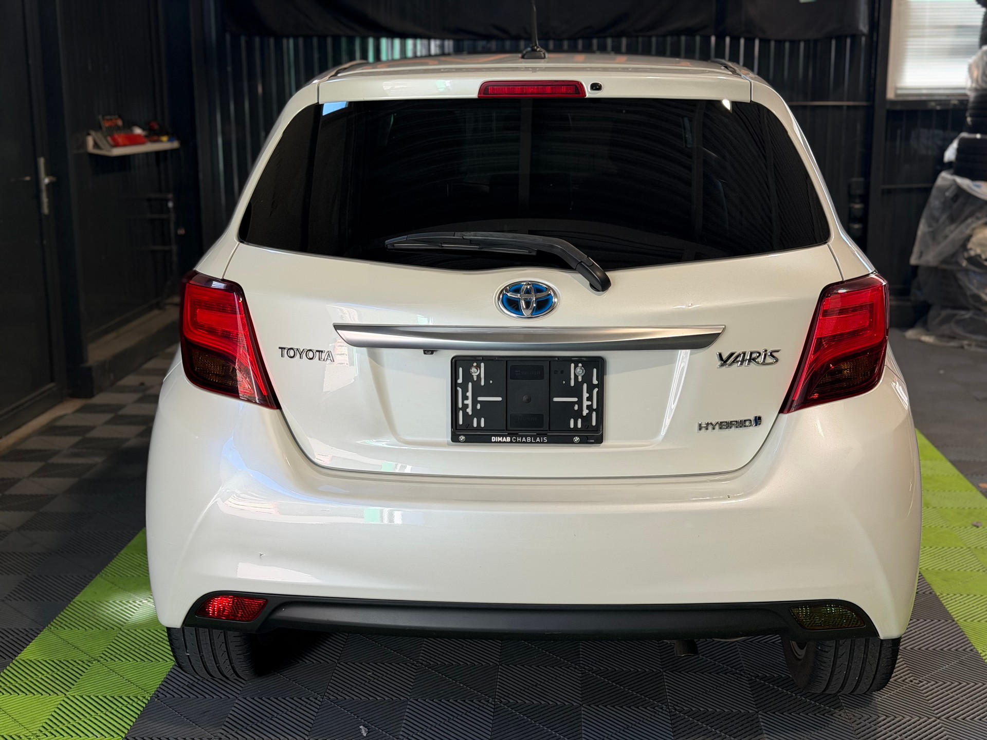 TOYOTA Yaris 1.5 VVT-i Hybrid Sol Premium e-CVT-image-3