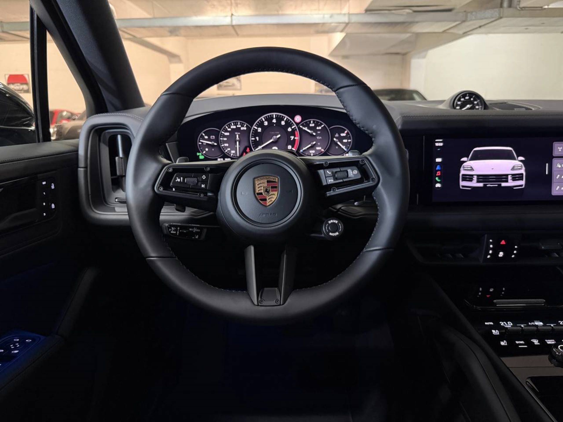 PORSCHE Cayenne E-Hybrid Black Edition-image-10