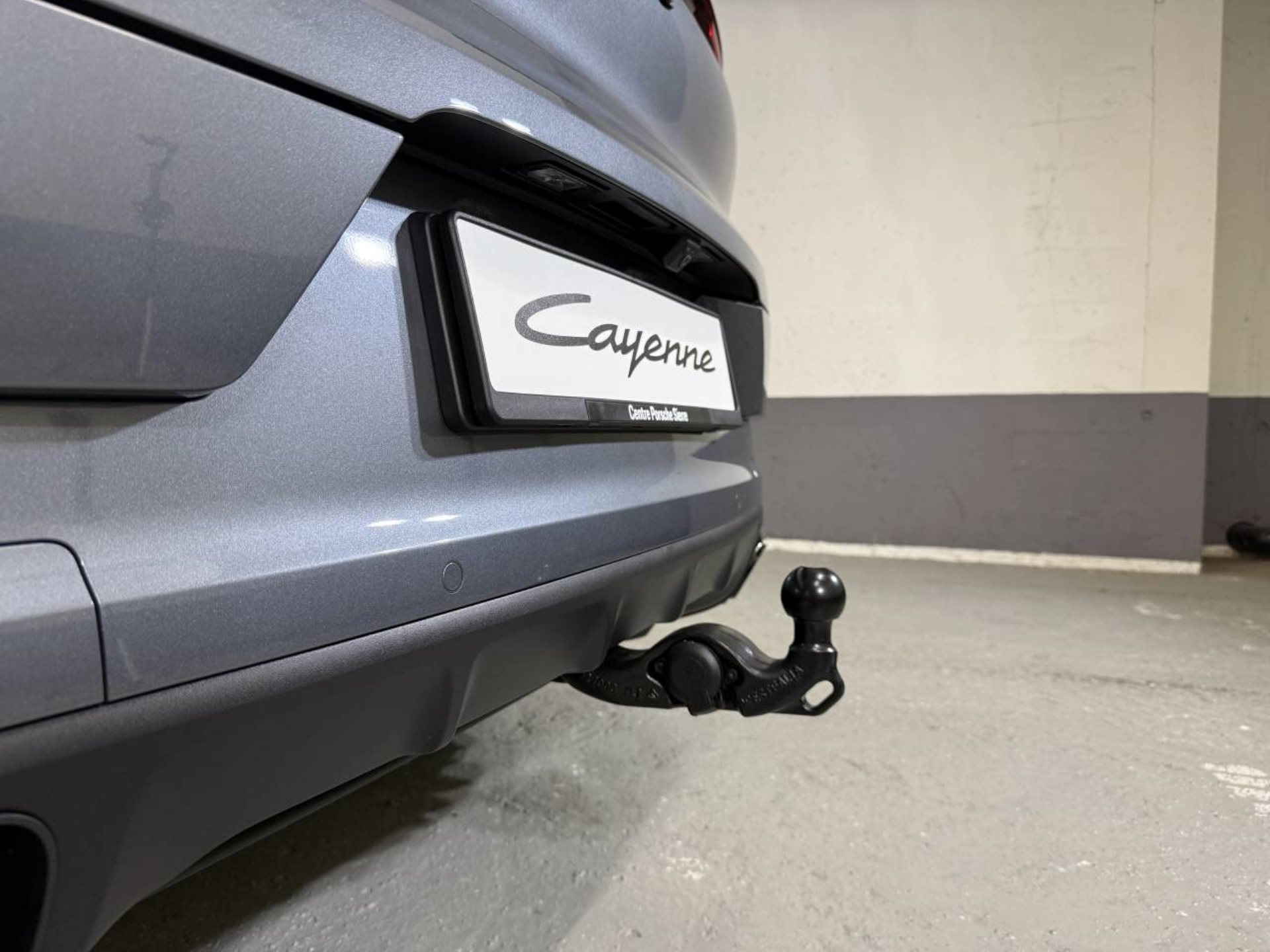 PORSCHE Cayenne E-Hybrid Black Edition-image-22