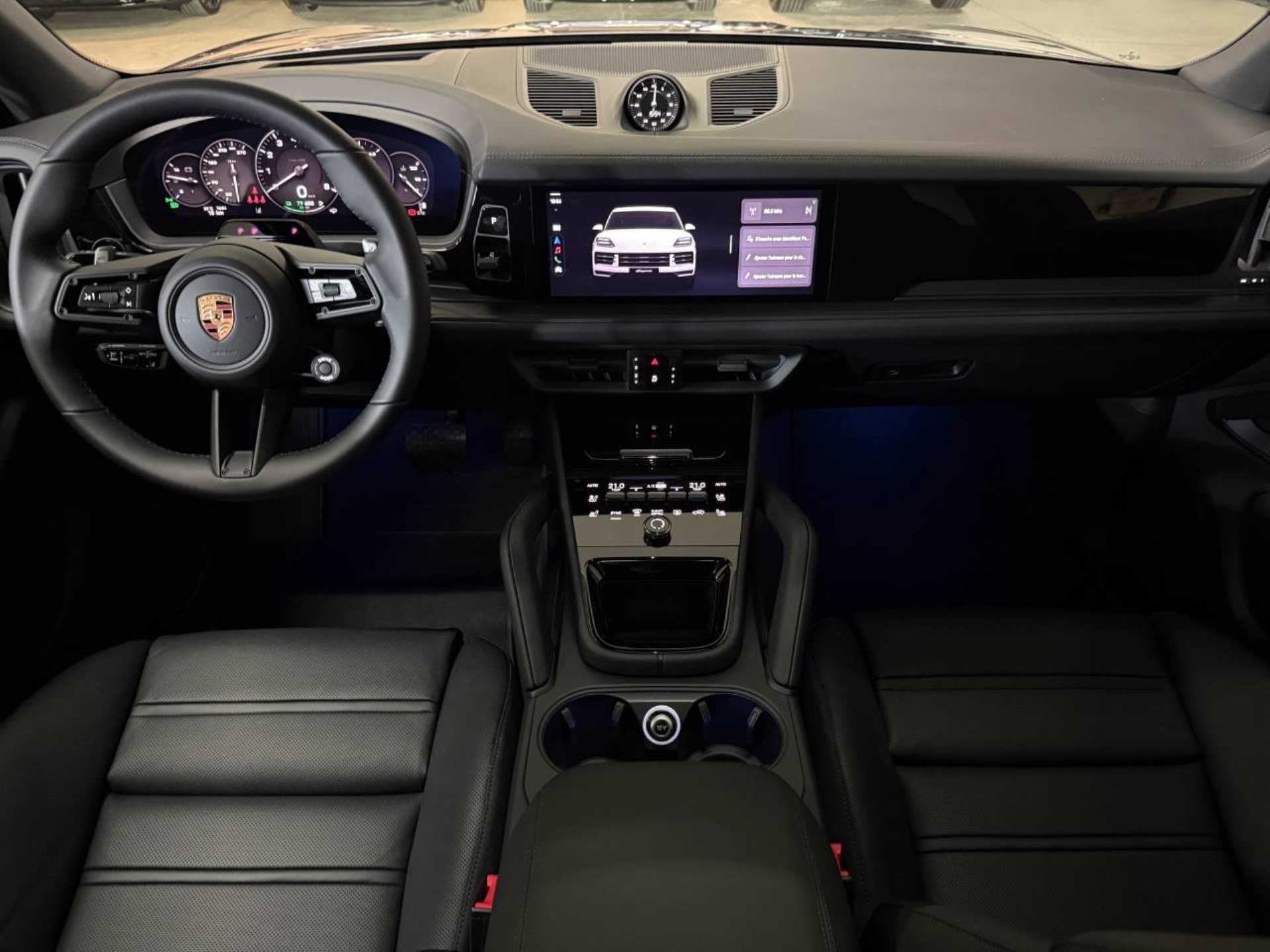PORSCHE Cayenne E-Hybrid Black Edition-image-13