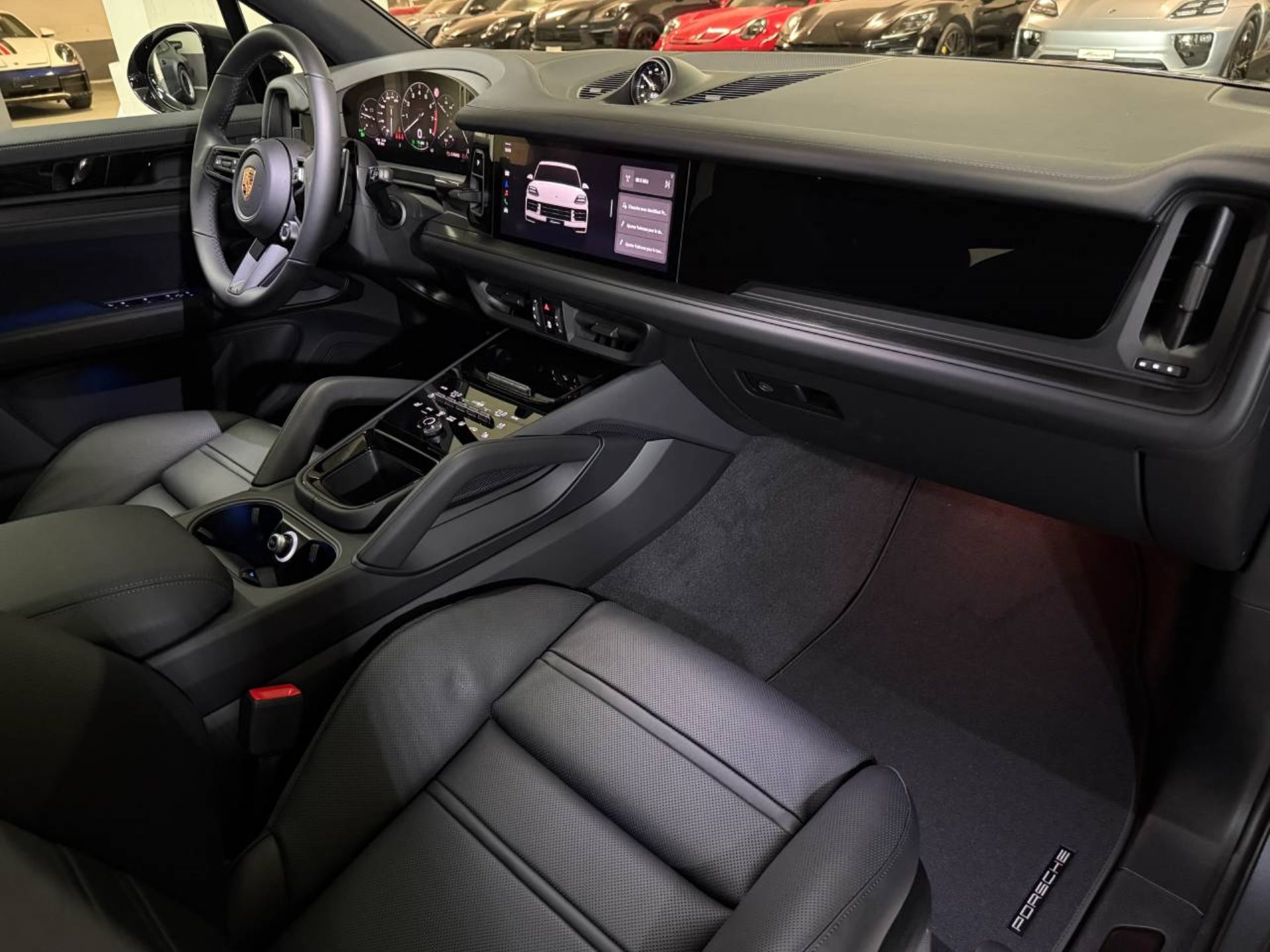 PORSCHE Cayenne E-Hybrid Black Edition-image-15