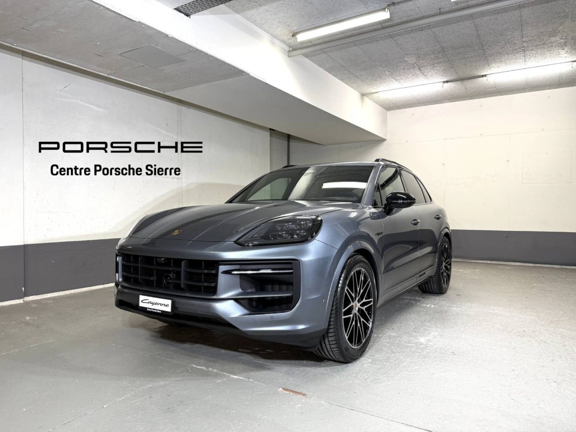 PORSCHE Cayenne E-Hybrid Black Edition-image-0