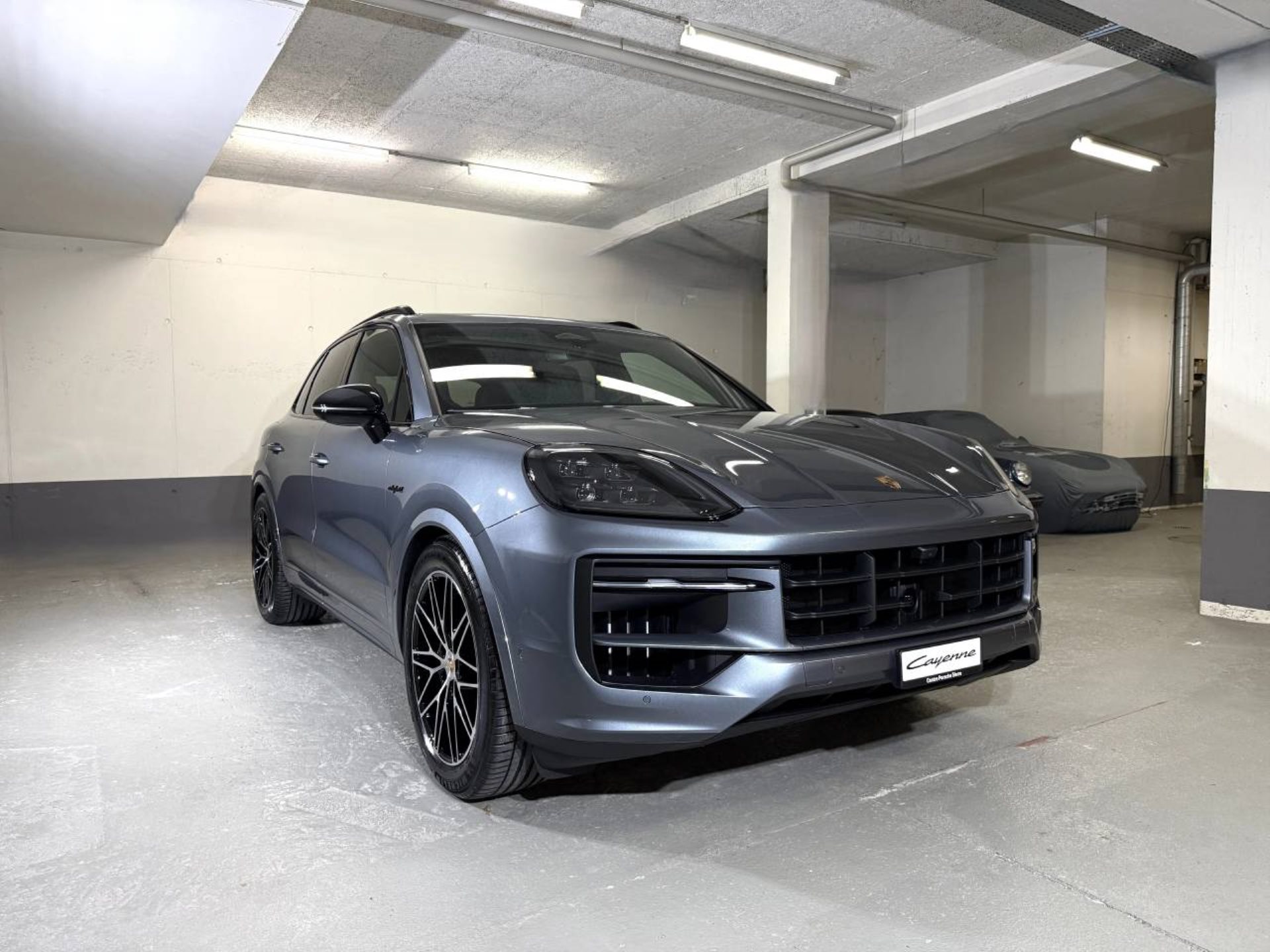 PORSCHE Cayenne E-Hybrid Black Edition-image-7