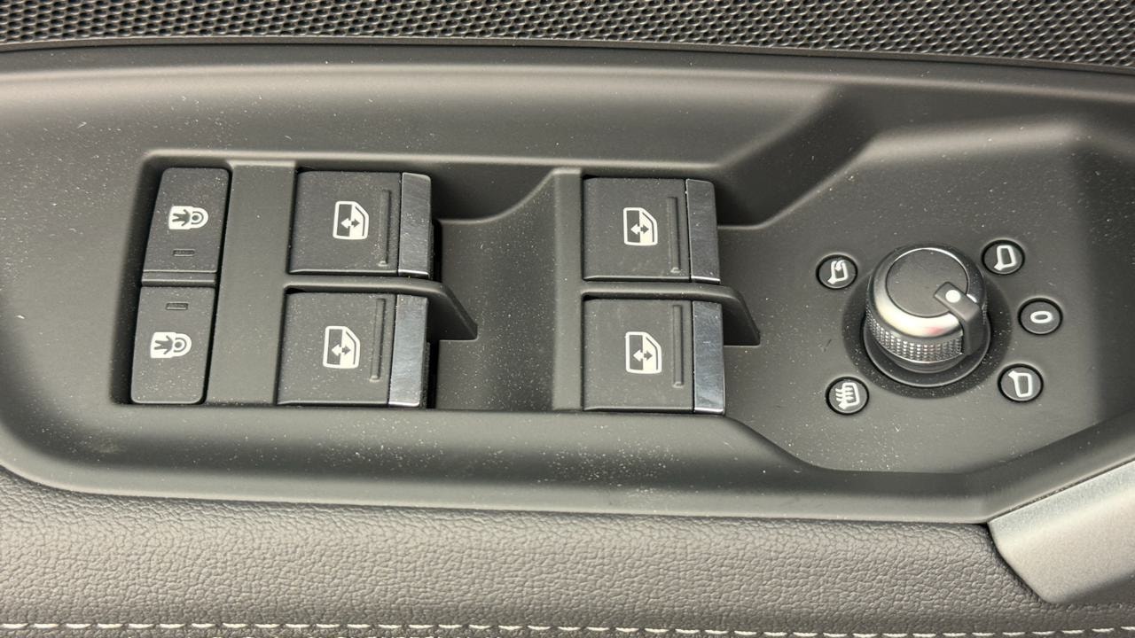 AUDI A3 Sportback 35 TFSI S line S-tronic-image-8