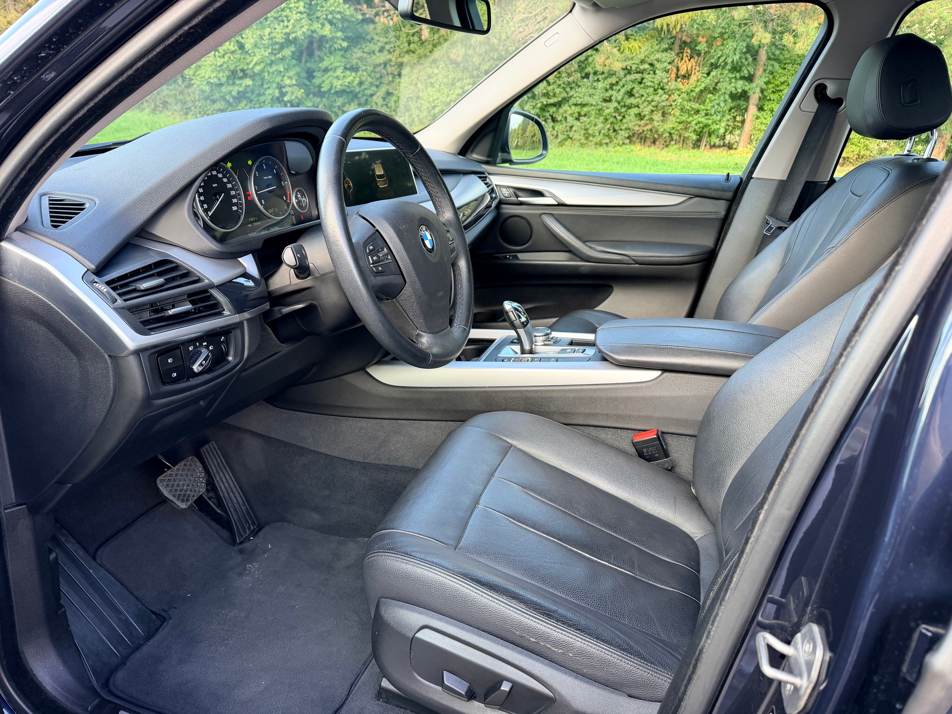 BMW X5 xDrive 40d Steptronic-image-11