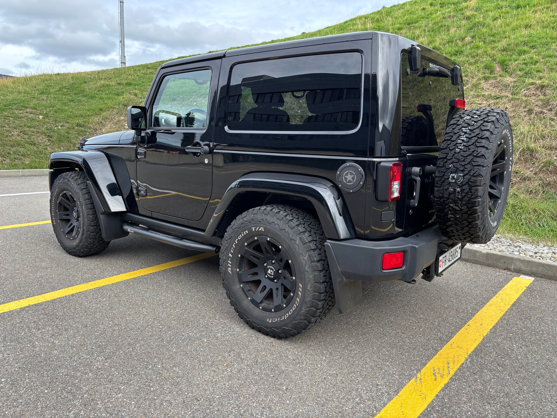 JEEP 3.6 V6 Sahara-image-1