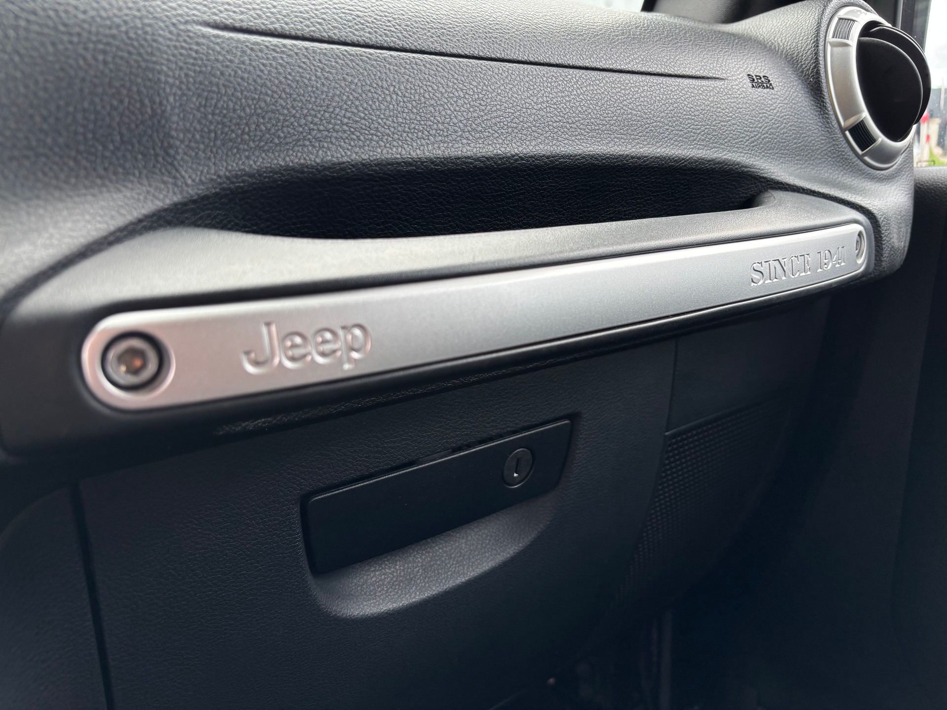 JEEP 3.6 V6 Sahara-image-10