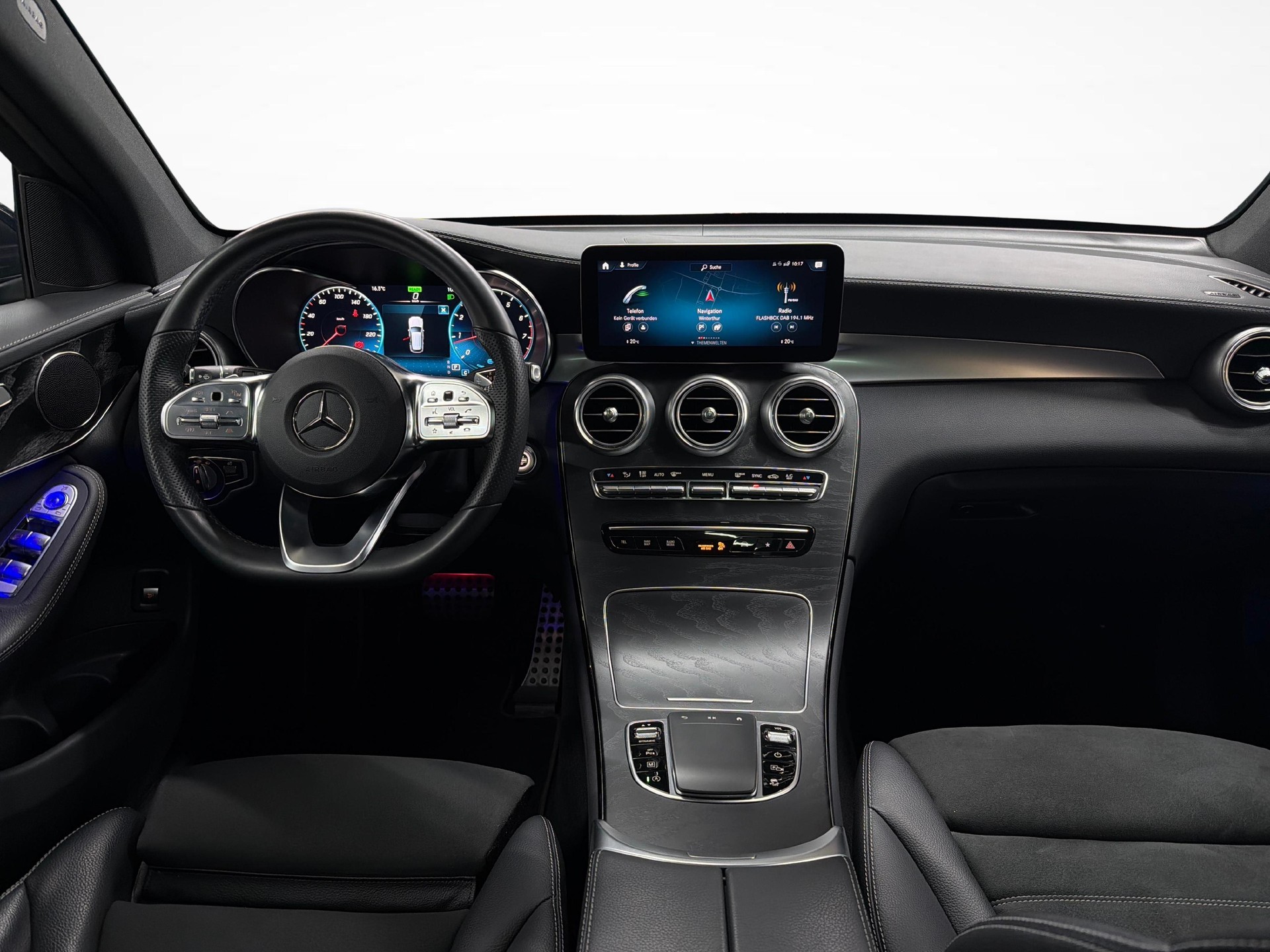 MERCEDES-BENZ GLC-Klasse GLC 200 AMG Line 4m-image-8