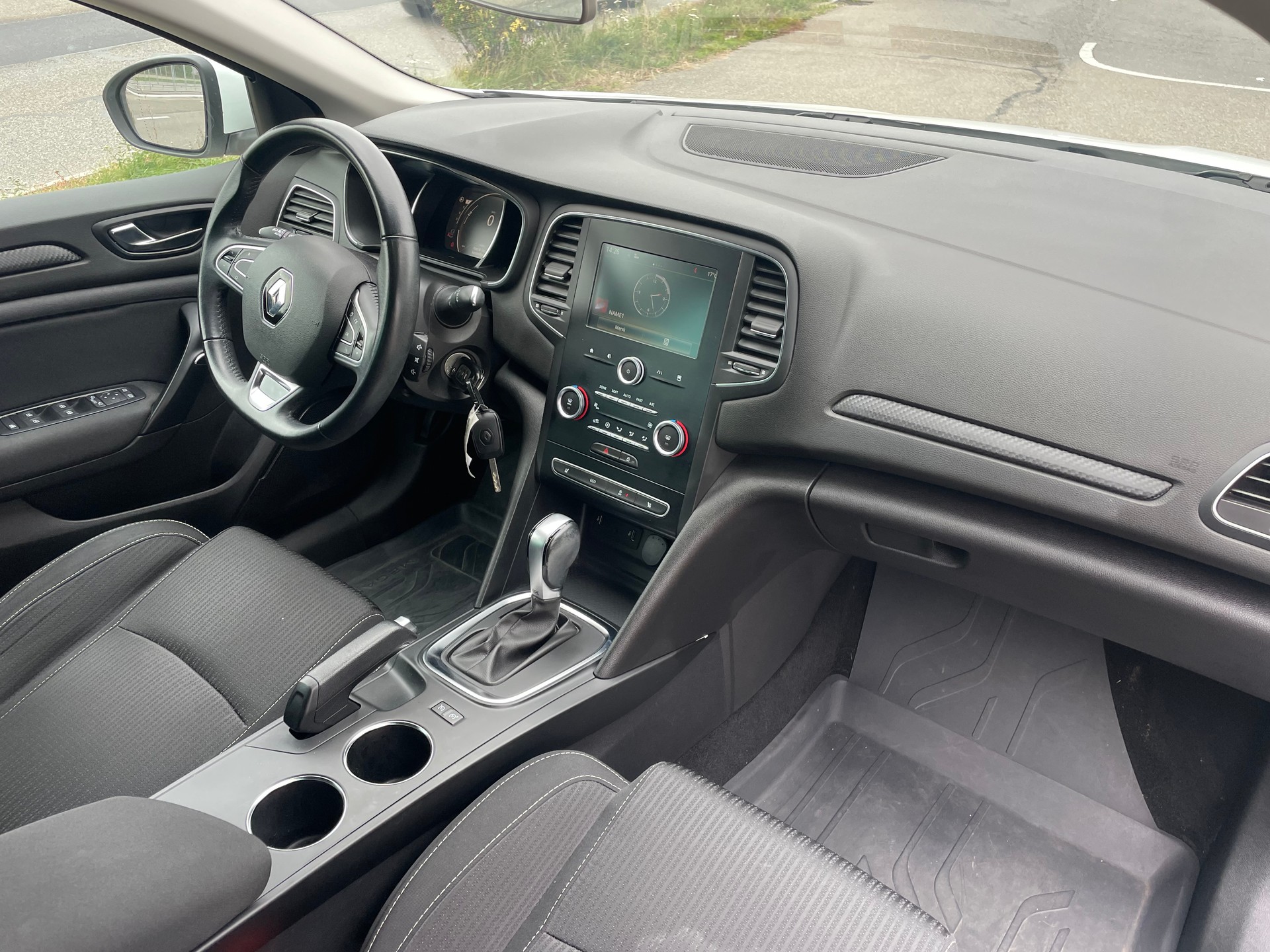 RENAULT Mégane Grandtour 1.5 dCi Business EDC-image-12