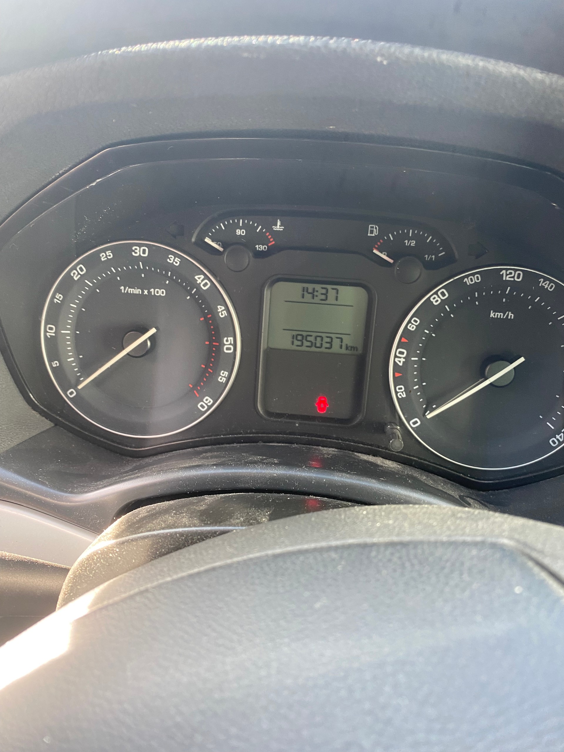 SKODA Octavia 1.9 TDI Adventure 4x4-image-2