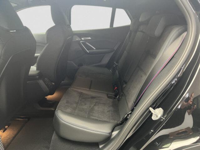 BMW iX2 U10 30 xDrive-image-9