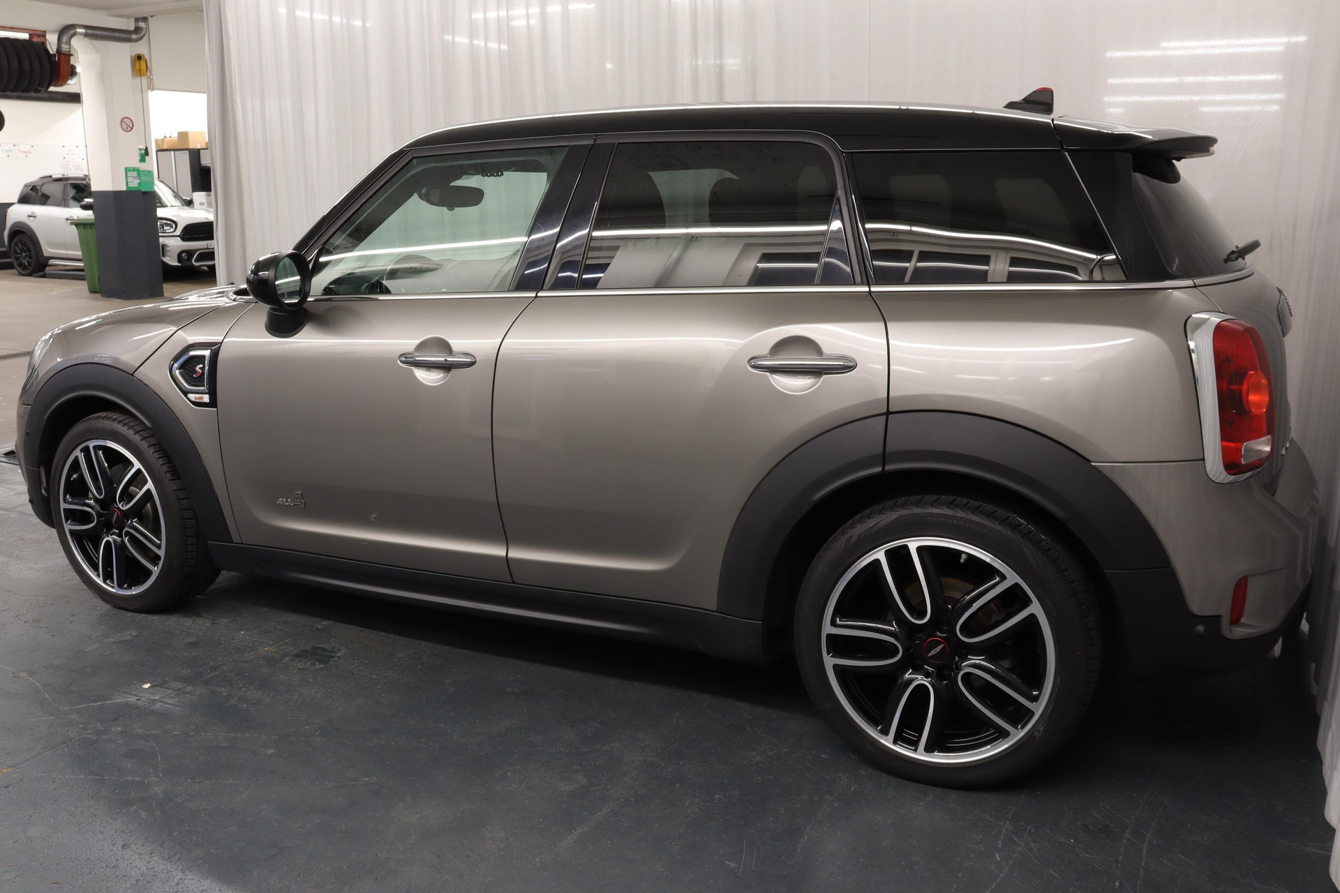 MINI Countryman F60 2.0i Cooper S SAG ALL4-image-1