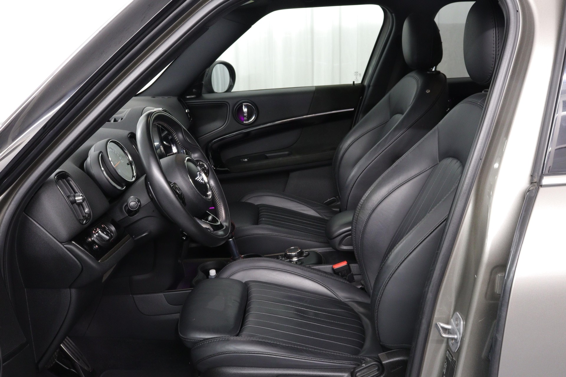 MINI Countryman F60 2.0i Cooper S SAG ALL4-image-3
