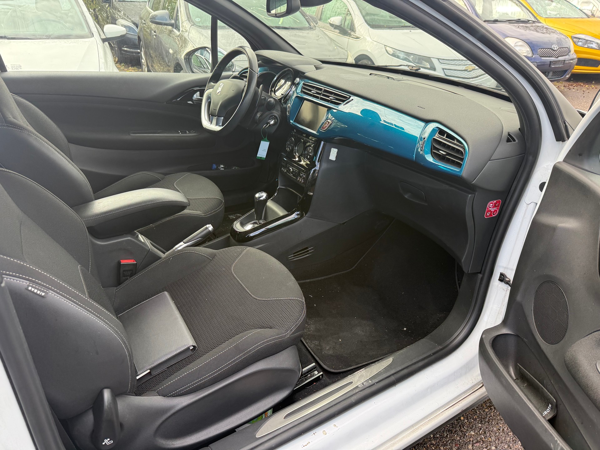 DS AUTOMOBILES DS3 1.2 VTi Chic ETG5-image-9