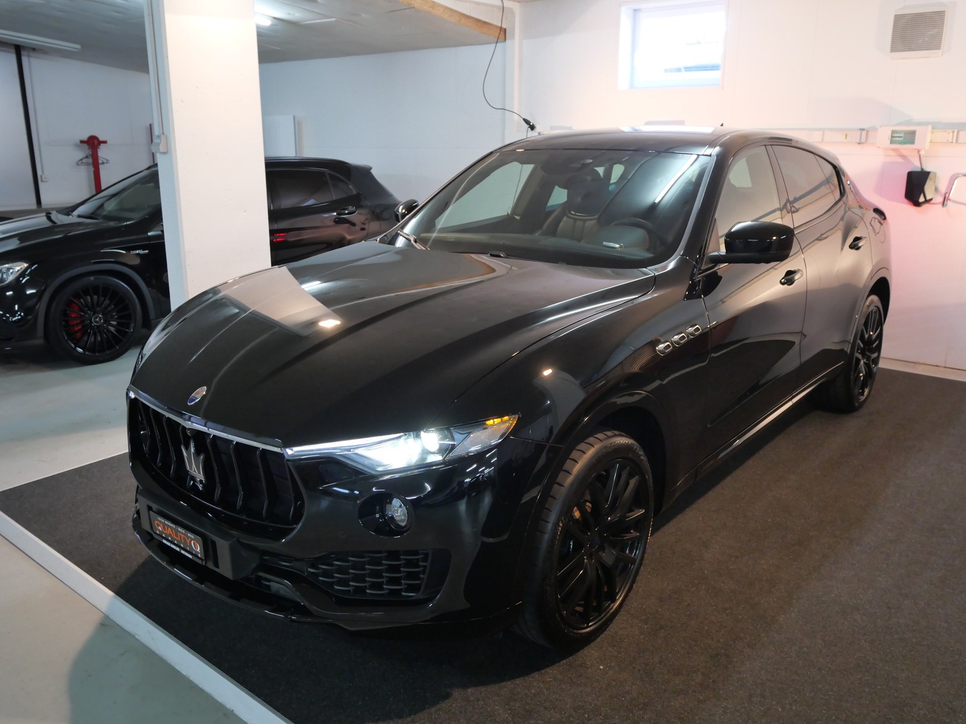 MASERATI Levante S 3.0 V6 Nerissimo Automatica-image-1