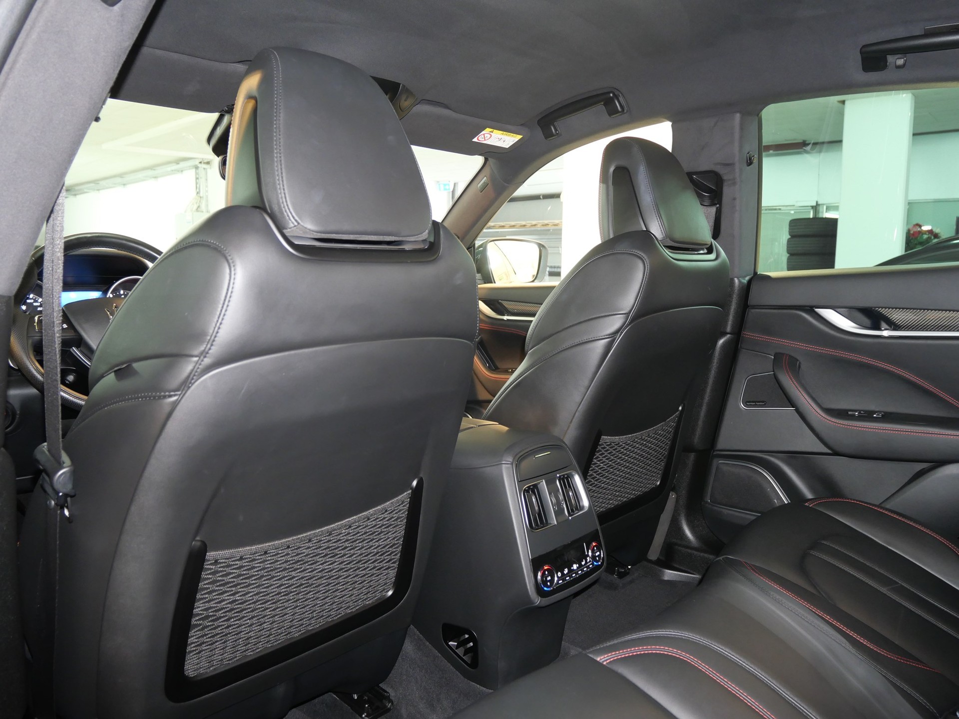 MASERATI Levante S 3.0 V6 Nerissimo Automatica-image-26
