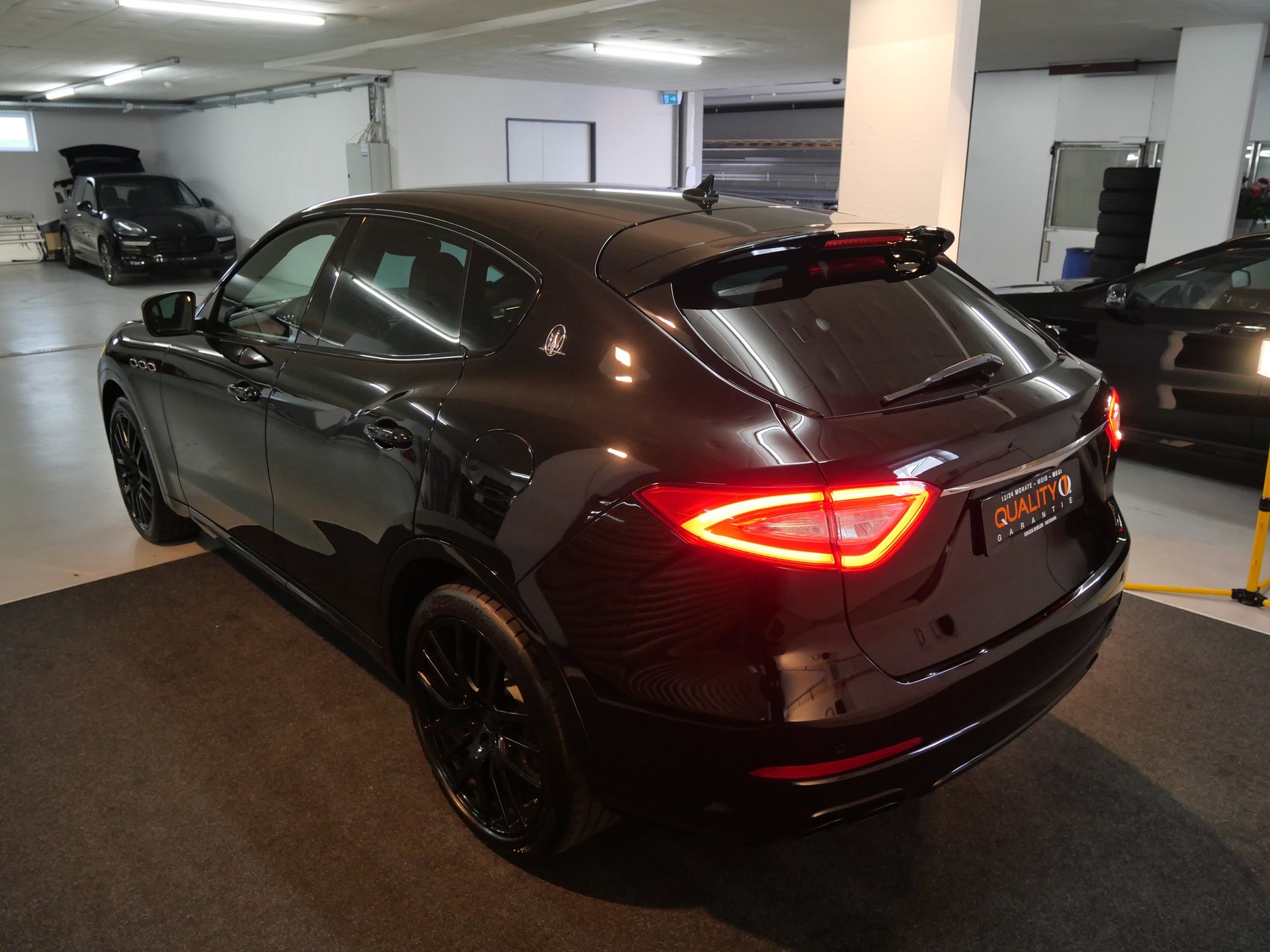 MASERATI Levante S 3.0 V6 Nerissimo Automatica-image-12