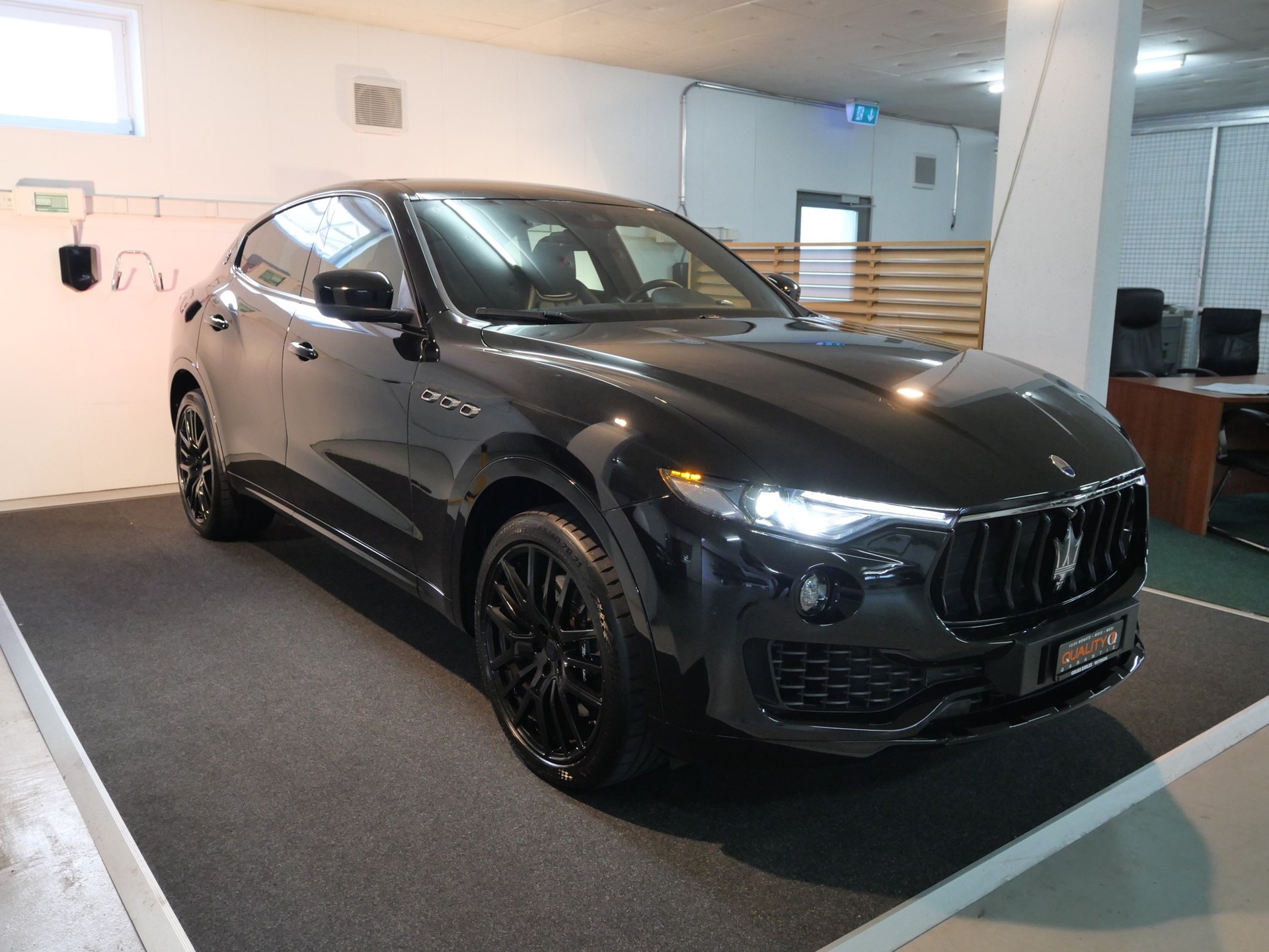 MASERATI Levante S 3.0 V6 Nerissimo Automatica-image-5