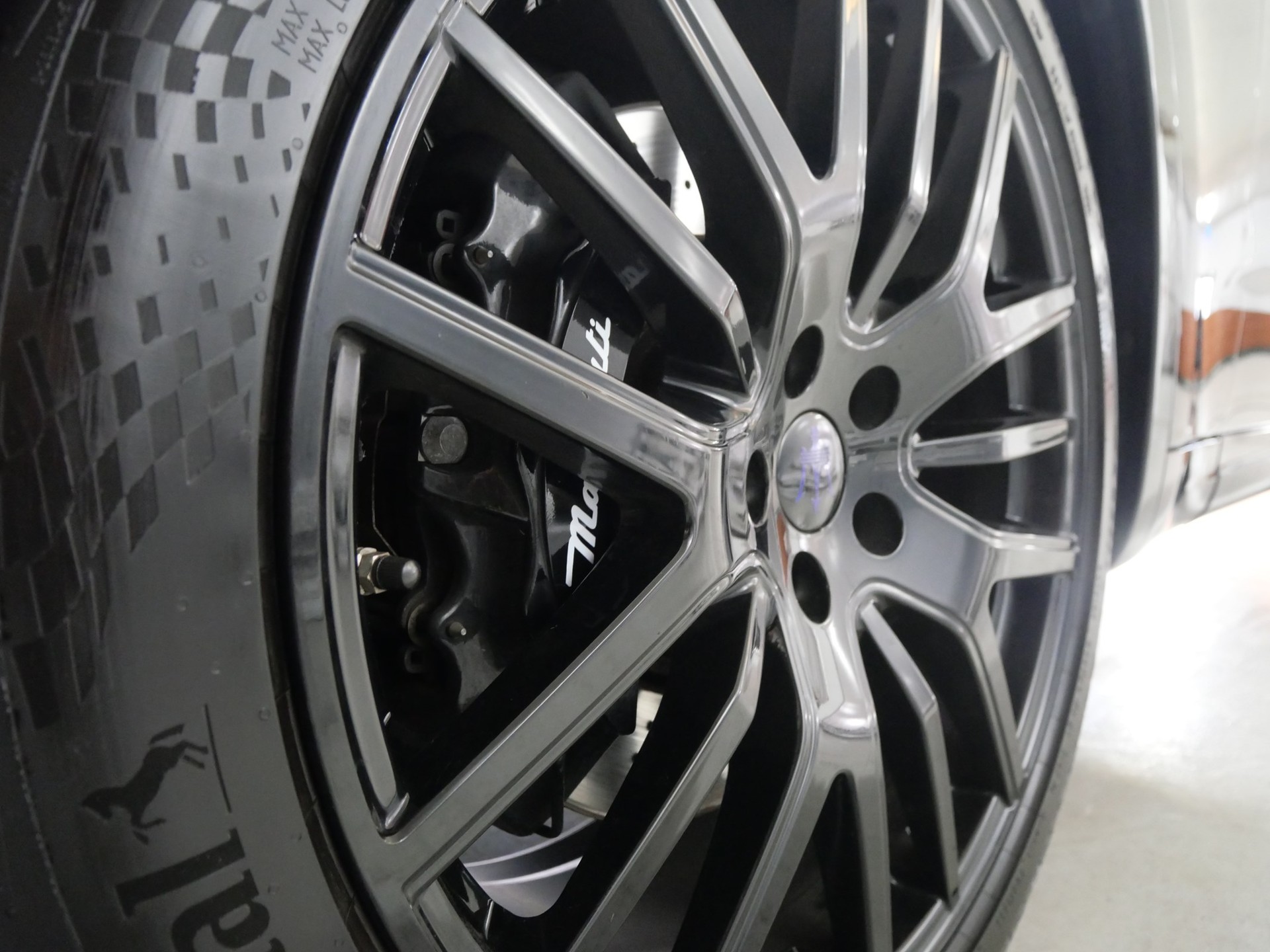 MASERATI Levante S 3.0 V6 Nerissimo Automatica-image-29