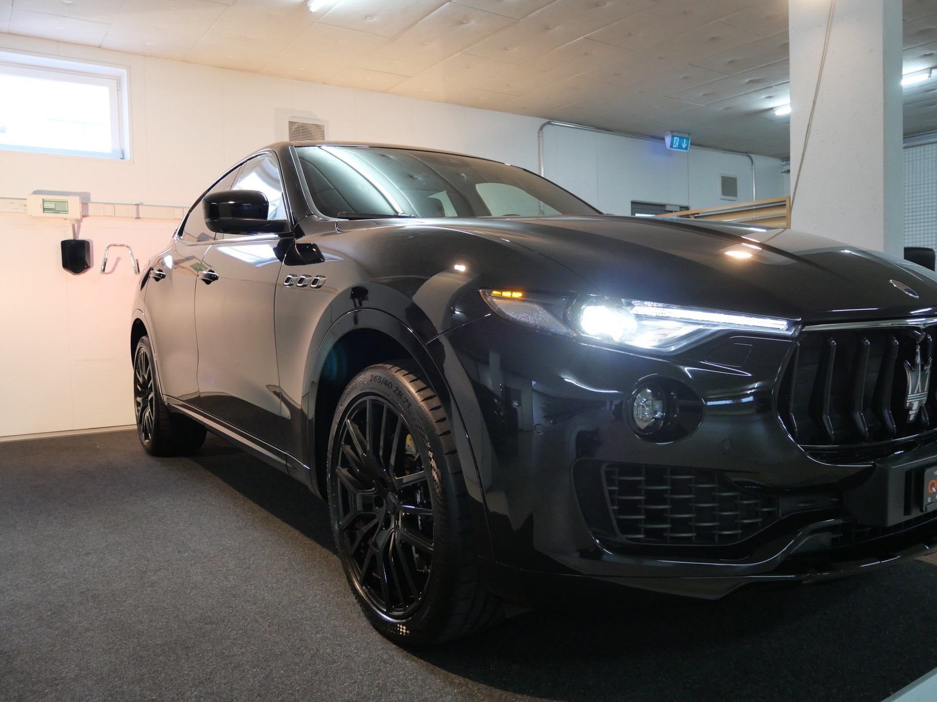 MASERATI Levante S 3.0 V6 Nerissimo Automatica-image-4