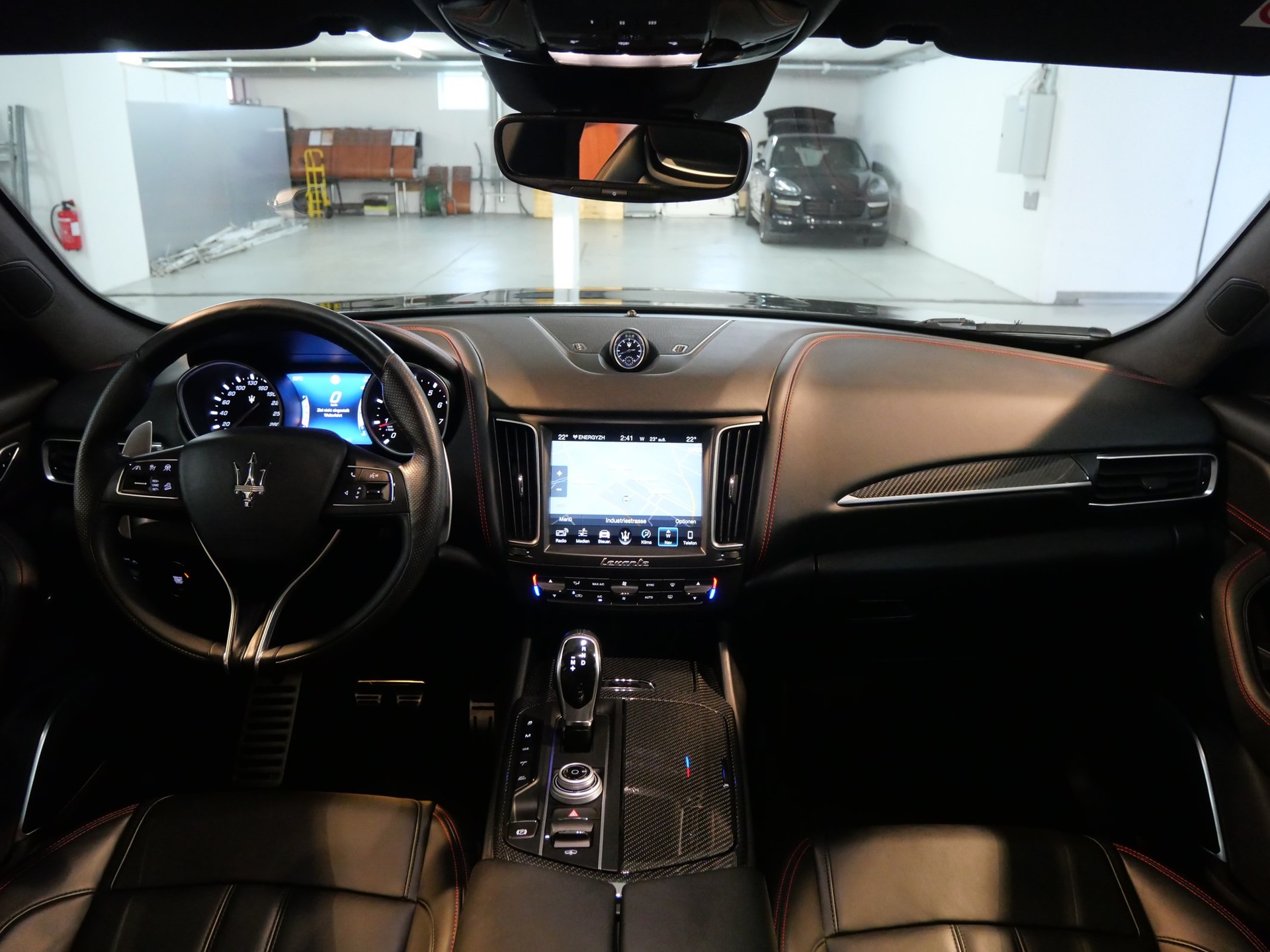 MASERATI Levante S 3.0 V6 Nerissimo Automatica-image-16