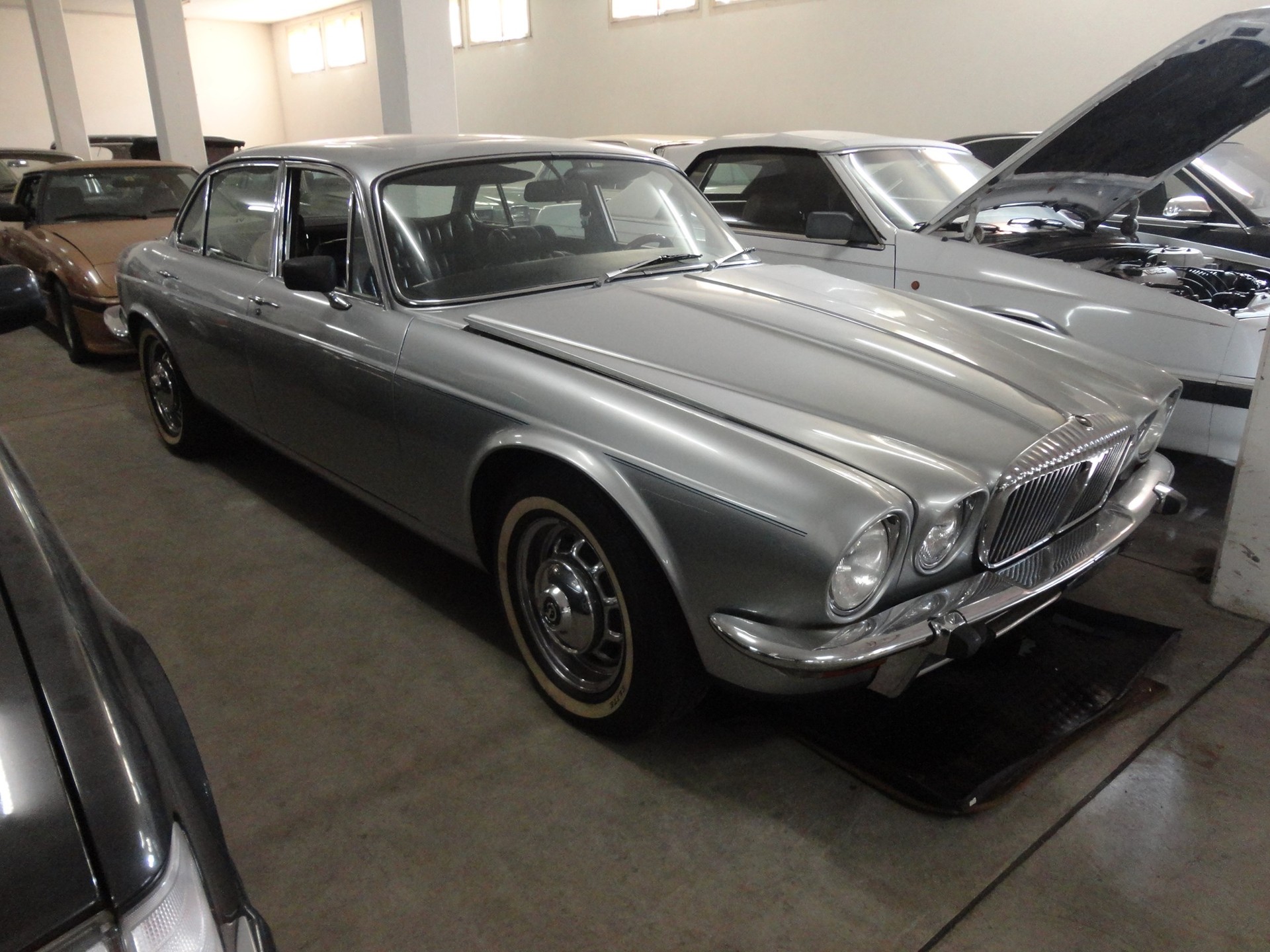 DAIMLER Double Six L-image-2
