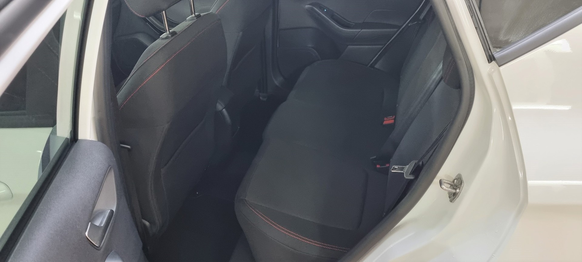 FORD Fiesta 1.0 EcoB Hybrid ST-Line X-image-10