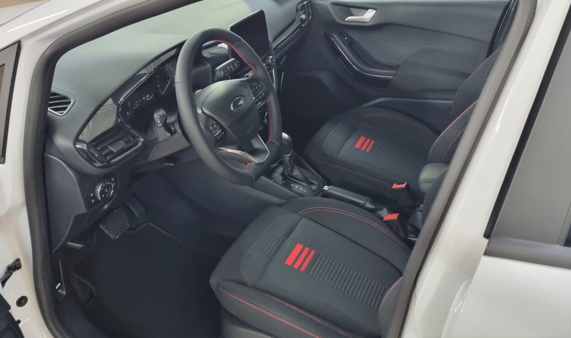 FORD Fiesta 1.0 EcoB Hybrid ST-Line X-image-9