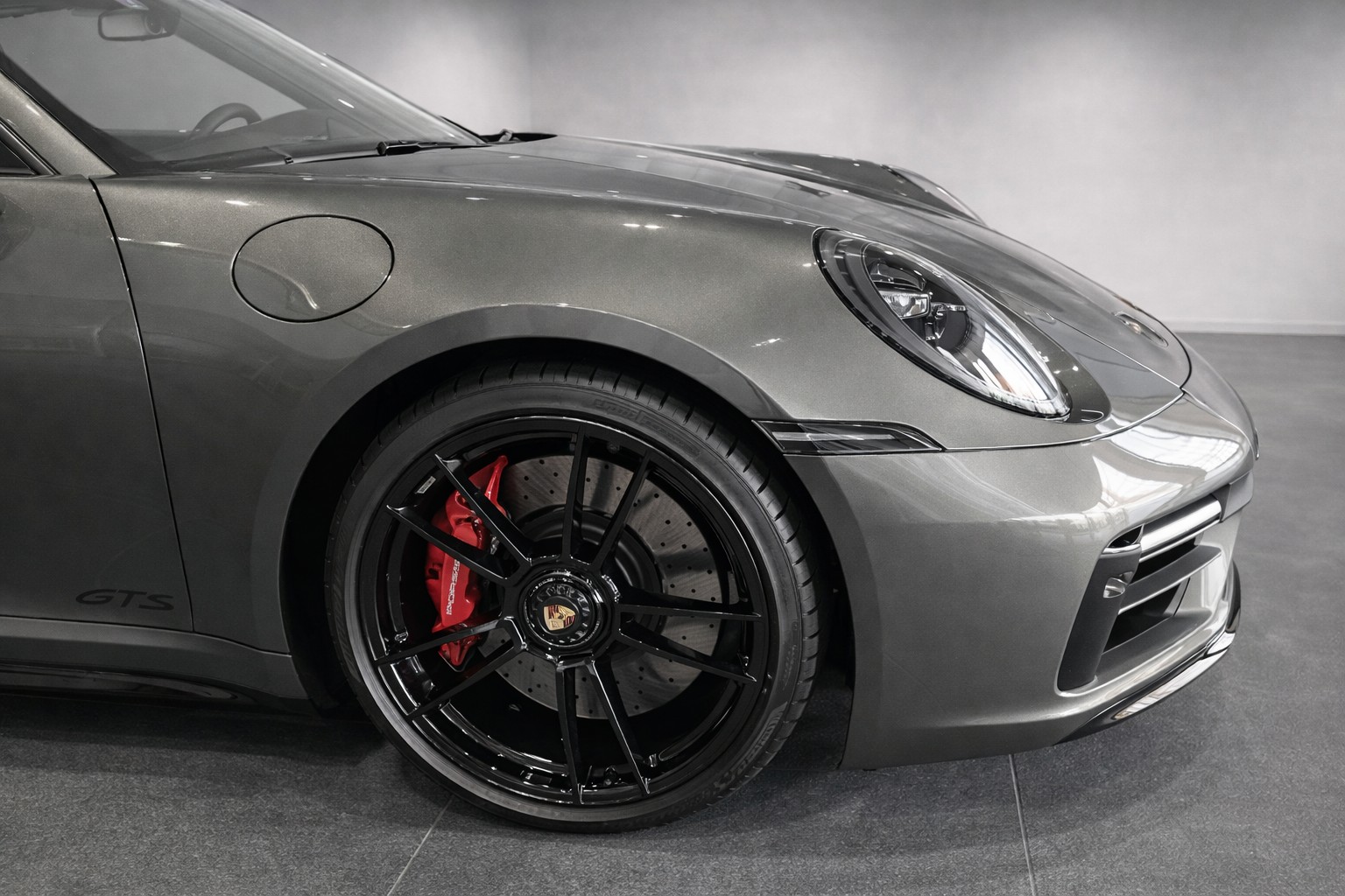 PORSCHE 911 Carrera 4 GTS Cabriolet PDK-image-3