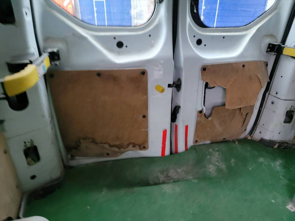 FORD Transit Custom Van 290 L1H1 Ambiente-image-14