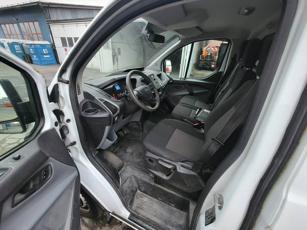 FORD Transit Custom Van 290 L1H1 Ambiente-image-8