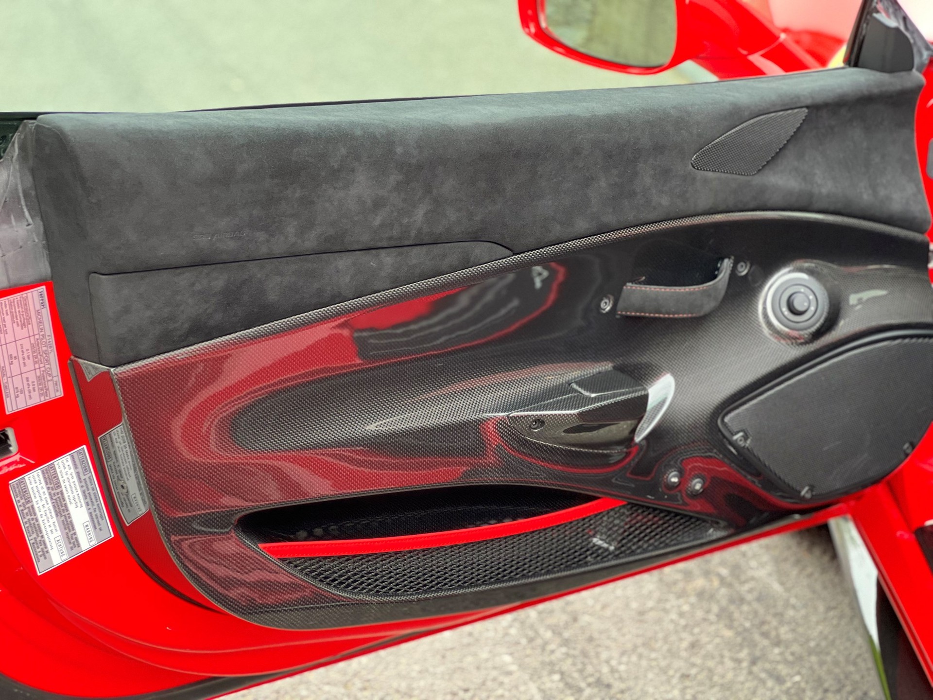 FERRARI 488 Pista 3.9 V8-image-10