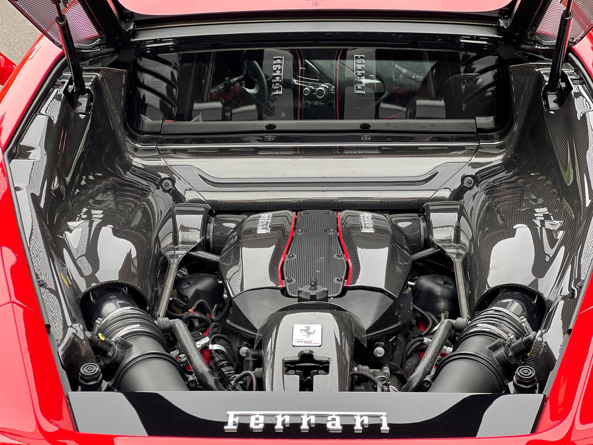 FERRARI 488 Pista 3.9 V8-image-13