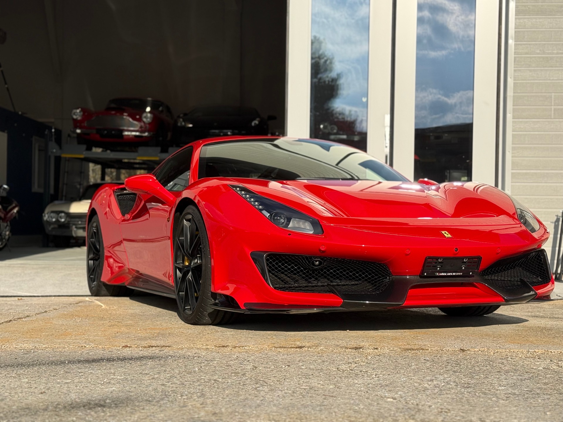 FERRARI 488 Pista 3.9 V8-image-0