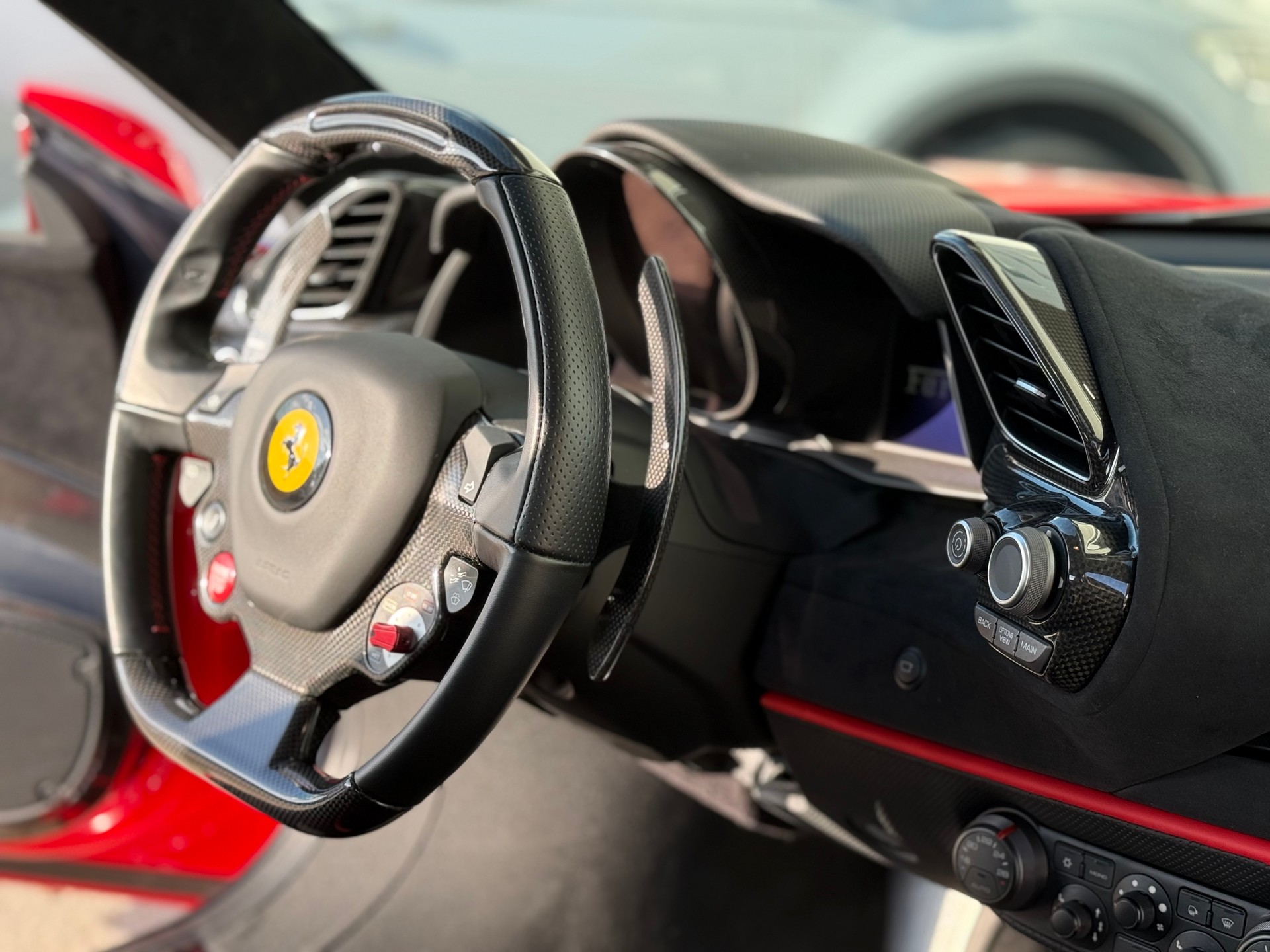 FERRARI 488 Pista 3.9 V8-image-6
