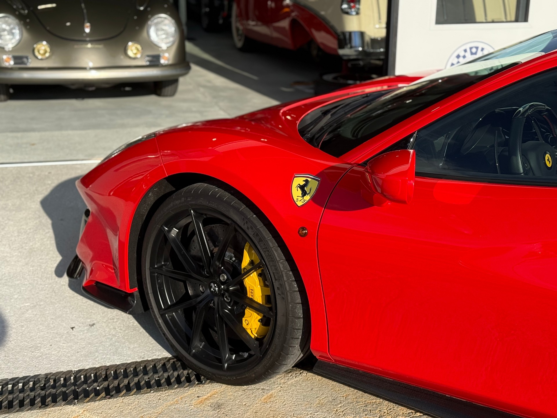 FERRARI 488 Pista 3.9 V8-image-3