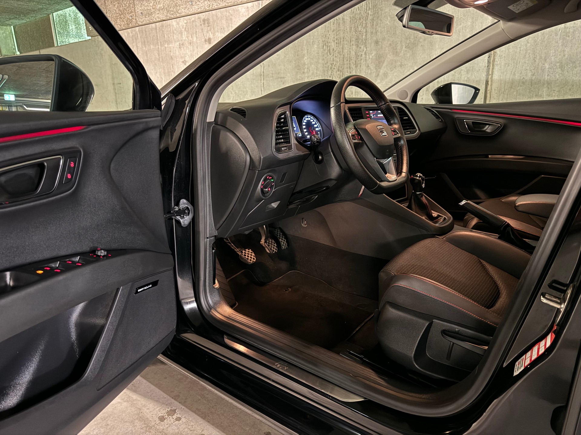 SEAT Leon SC 1.8 TSI FR Viva-image-18