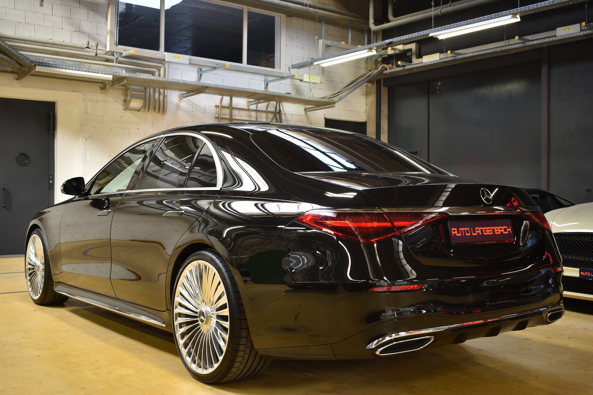 MERCEDES-BENZ S 400 d 4Matic AMG Line 9G-Tronic-showroom-element-2