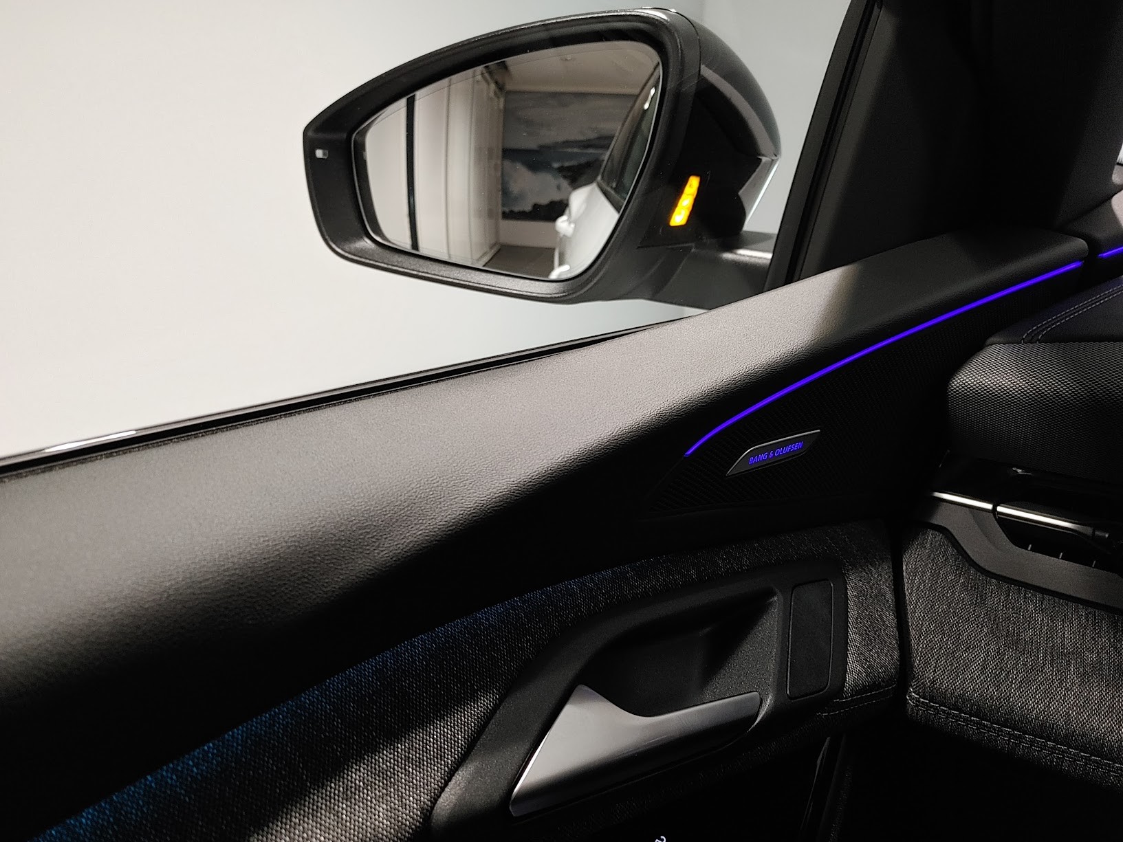 AUDI Q6 e-tron quattro-image-9