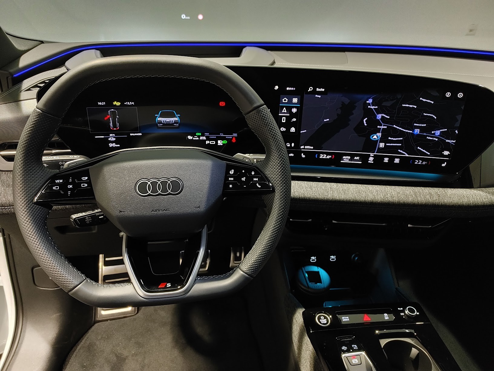 AUDI Q6 e-tron quattro-image-4